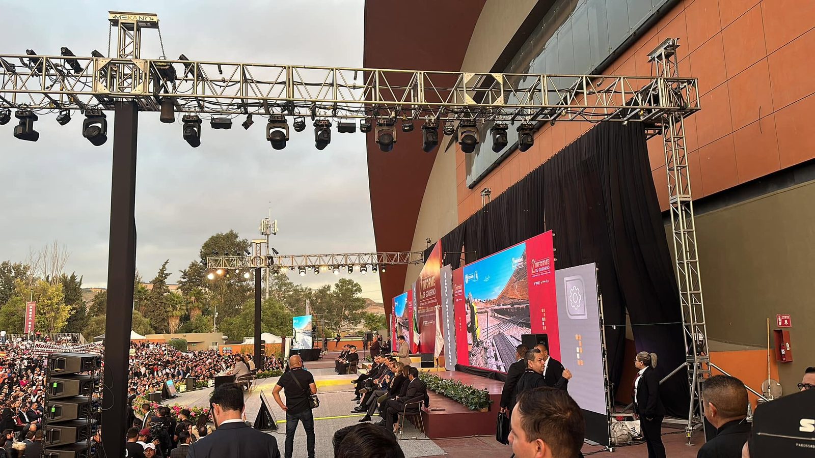 Informe de gobierno al aire libre